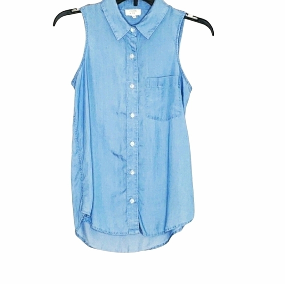 3 for $25 Crown and Ivy Sleeveless Top - Picture 1 of 4
